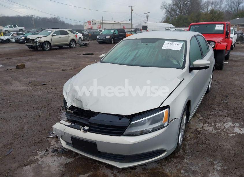 Photo 2 of 2012 Volkswagen Jetta 2.0L TDI (VIN 3VWLL7AJ1CM073025)