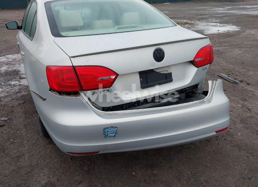 Photo 6 of 2012 Volkswagen Jetta 2.0L TDI (VIN 3VWLL7AJ1CM073025)