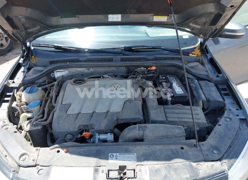 Photo 10 of 2012 Volkswagen Jetta TDI (VIN 3VWLL7AJ1CM307485)