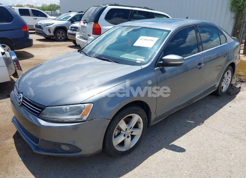 Photo 2 of 2012 Volkswagen Jetta TDI (VIN 3VWLL7AJ1CM307485)