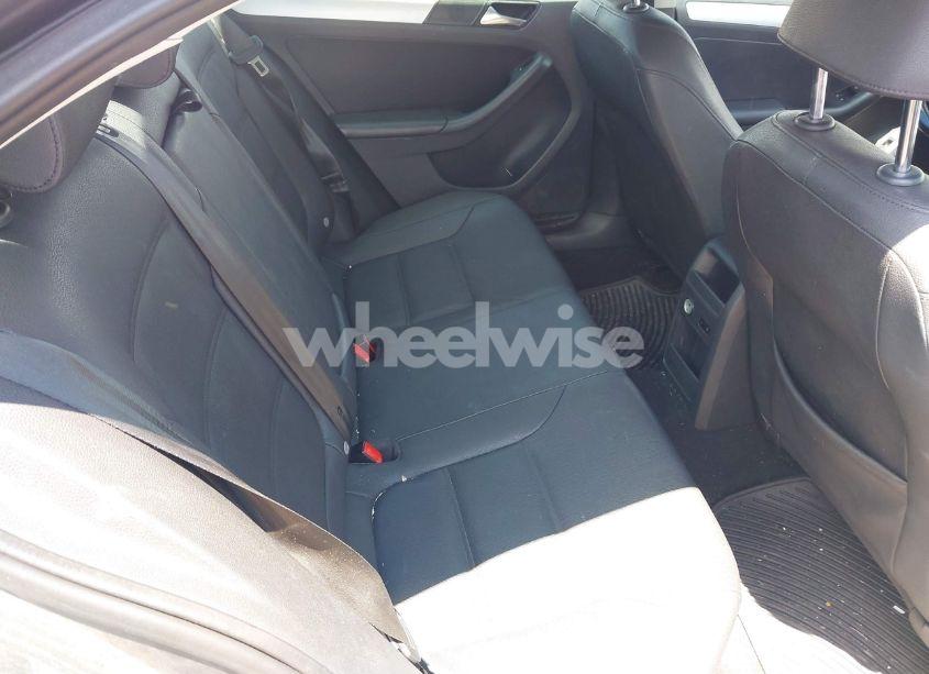 Photo 8 of 2012 Volkswagen Jetta TDI (VIN 3VWLL7AJ1CM307485)