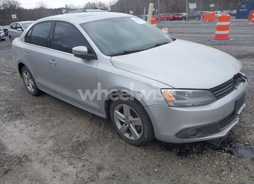 2012 Volkswagen Jetta 2.0L TDI (VIN 3VWLL7AJ1CM473778) main photo