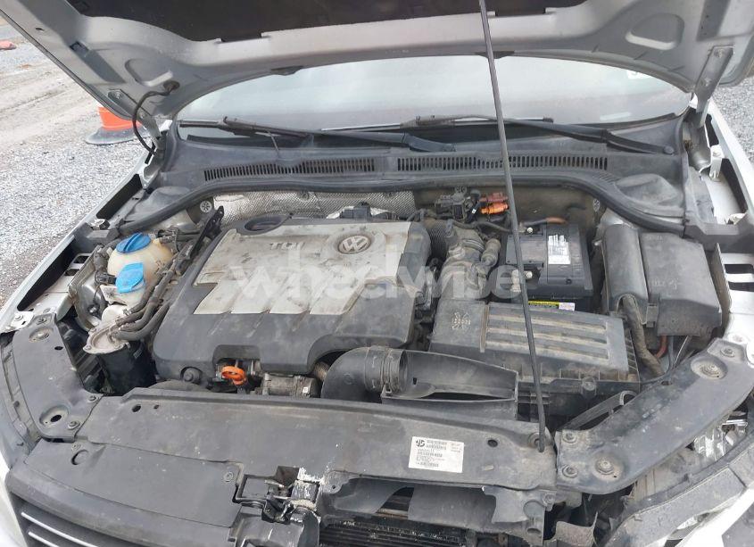 Photo 10 of 2012 Volkswagen Jetta 2.0L TDI (VIN 3VWLL7AJ1CM473778)