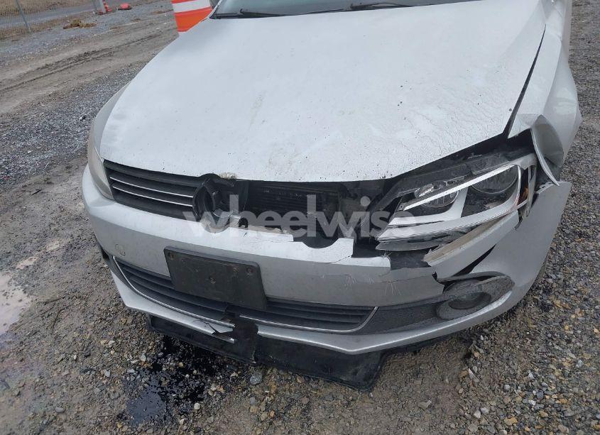 Photo 6 of 2012 Volkswagen Jetta 2.0L TDI (VIN 3VWLL7AJ1CM473778)