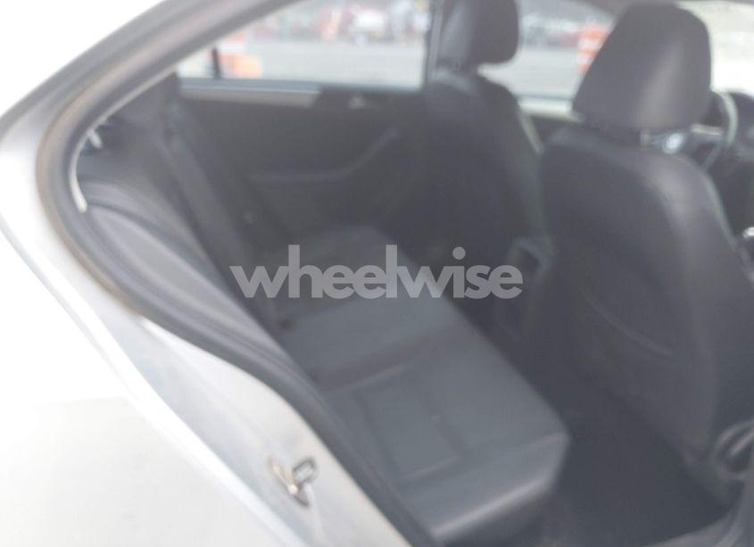 Photo 8 of 2012 Volkswagen Jetta 2.0L TDI (VIN 3VWLL7AJ1CM473778)