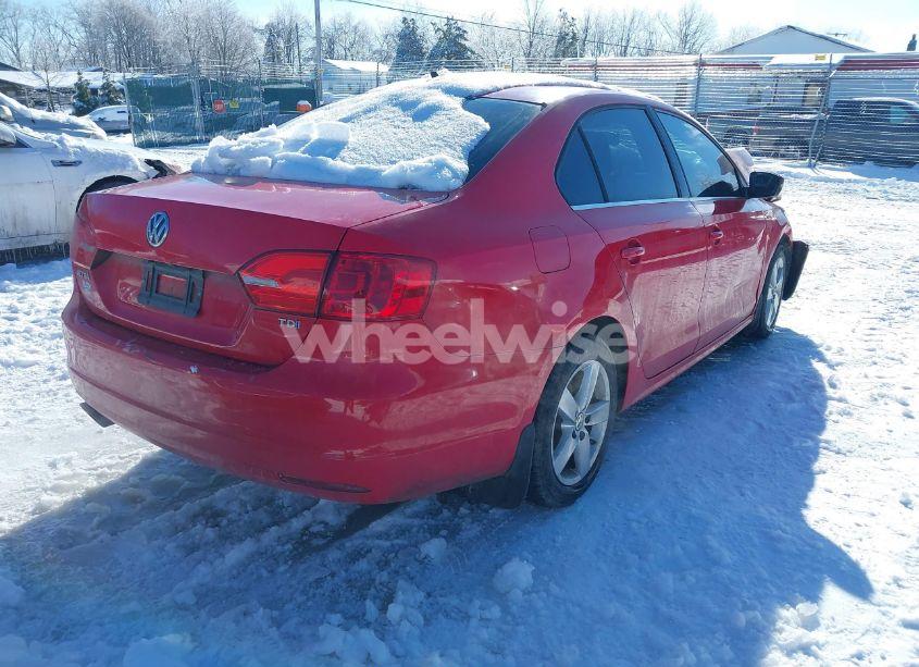 Photo 4 of 2014 Volkswagen Jetta 2.0L TDI (VIN 3VWLL7AJ1EM428181)