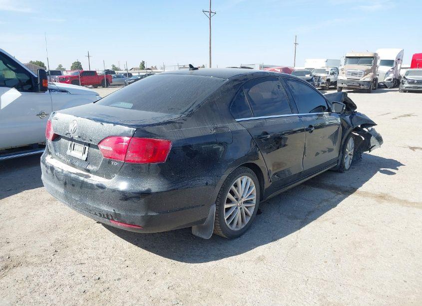 Photo 4 of 2014 Volkswagen Jetta 2.0L TDI (VIN 3VWLL7AJ1EM438046)