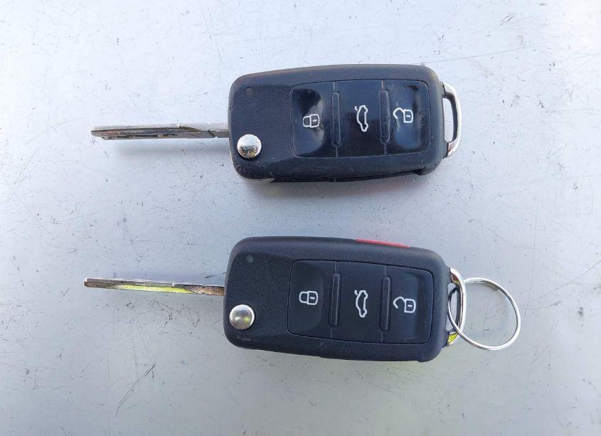 Photo 11 of 2011 Volkswagen Jetta 2.0L TDI (VIN 3VWLL7AJ2BM119038)