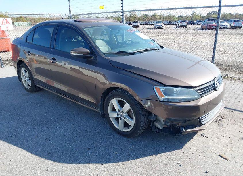 Photo 6 of 2011 Volkswagen Jetta 2.0L TDI (VIN 3VWLL7AJ2BM119038)