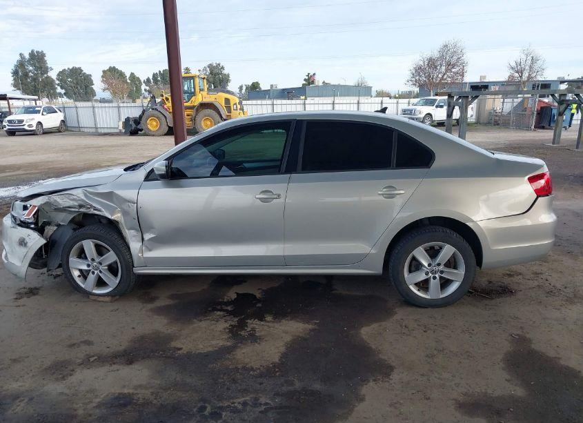Photo 14 of 2012 Volkswagen Jetta 2.0L TDI (VIN 3VWLL7AJ2CM317037)