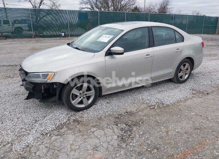 Photo 2 of 2012 Volkswagen Jetta 2.0L TDI (VIN 3VWLL7AJ2CM317216)