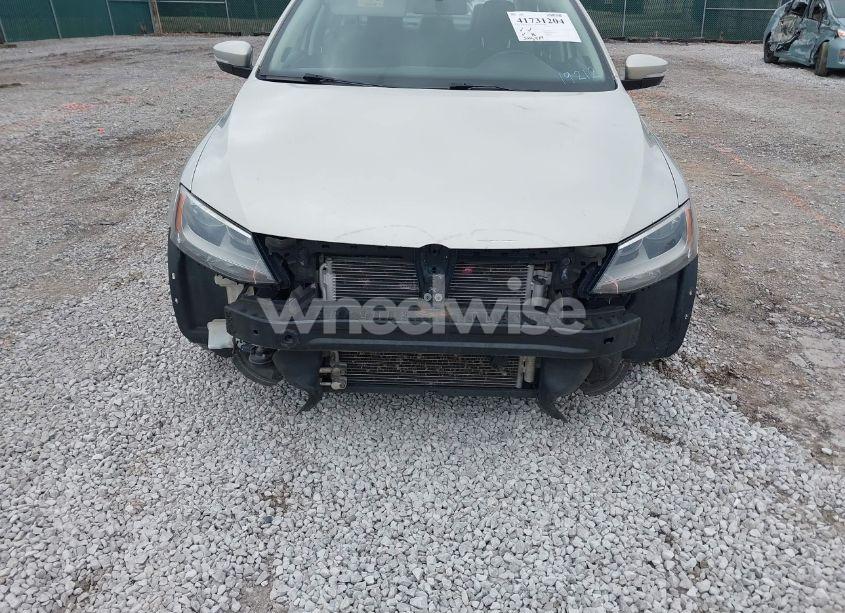 Photo 6 of 2012 Volkswagen Jetta 2.0L TDI (VIN 3VWLL7AJ2CM317216)