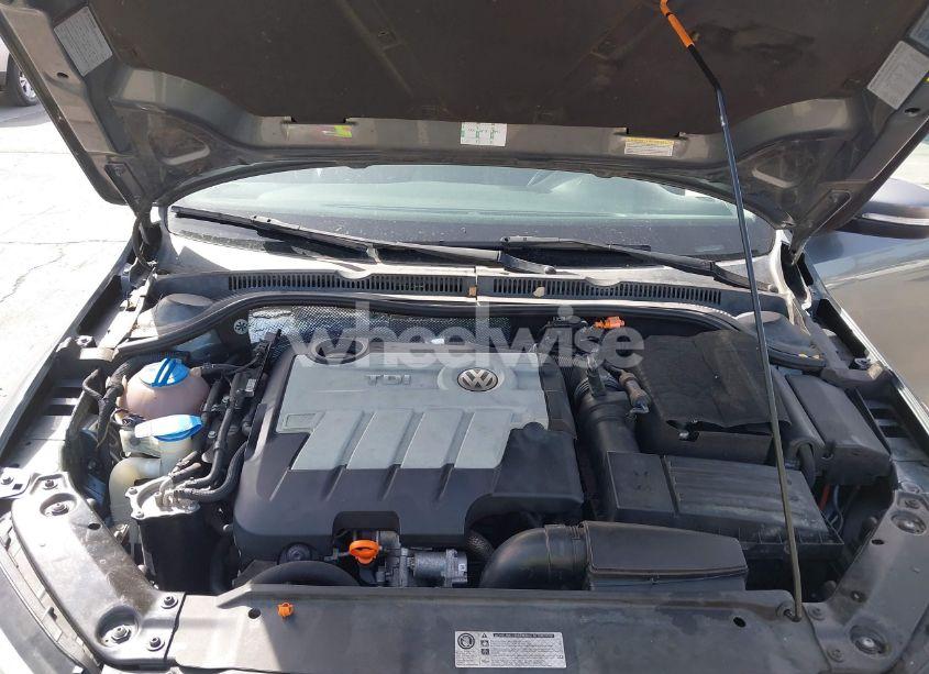 Photo 10 of 2012 Volkswagen Jetta 2.0L TDI (VIN 3VWLL7AJ2CM386214)