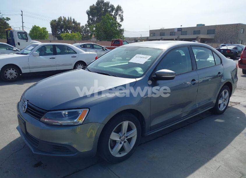 Photo 6 of 2012 Volkswagen Jetta 2.0L TDI (VIN 3VWLL7AJ2CM386214)