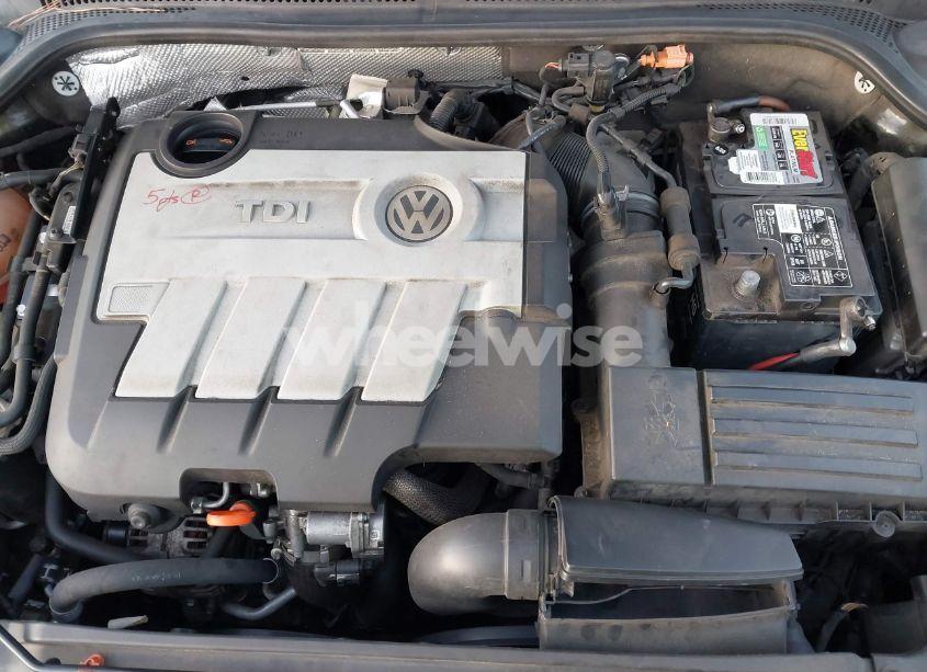 Photo 10 of 2012 Volkswagen Jetta 2.0L TDI (VIN 3VWLL7AJ2CM422838)