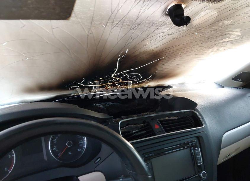 Photo 6 of 2012 Volkswagen Jetta 2.0L TDI (VIN 3VWLL7AJ2CM422838)