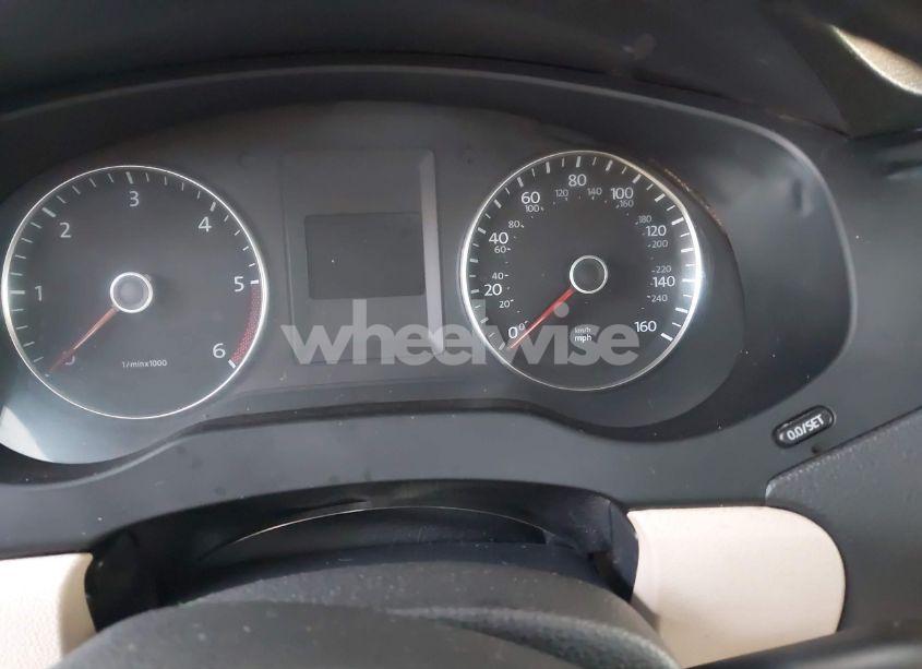 Photo 7 of 2012 Volkswagen Jetta 2.0L TDI (VIN 3VWLL7AJ2CM422838)