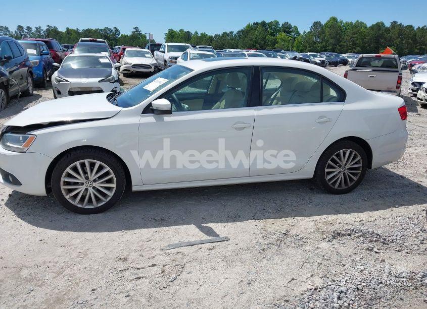 Photo 15 of 2013 Volkswagen Jetta 2.0L TDI (VIN 3VWLL7AJ2DM203802)