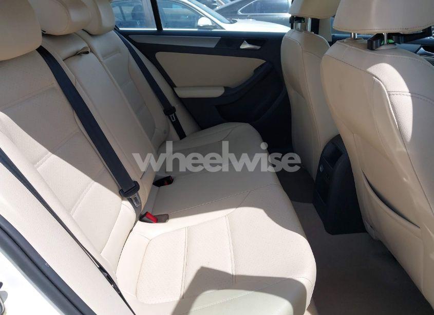 Photo 8 of 2013 Volkswagen Jetta 2.0L TDI (VIN 3VWLL7AJ2DM203802)