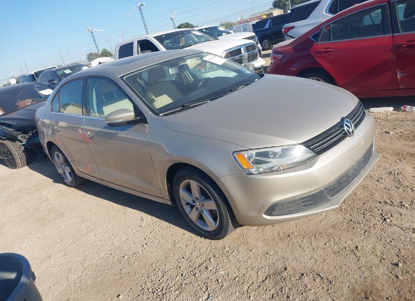 2013 Volkswagen Jetta 2.0L TDI (VIN 3VWLL7AJ2DM234418) main photo