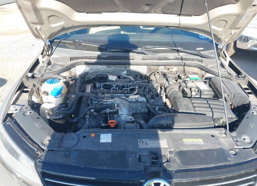Photo 10 of 2013 Volkswagen Jetta 2.0L TDI (VIN 3VWLL7AJ2DM234418)