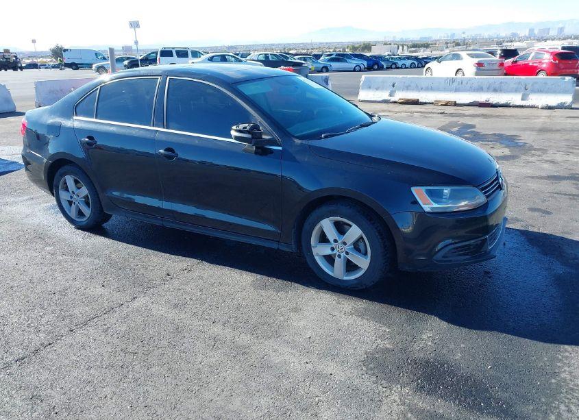 2013 Volkswagen Jetta 2.0L TDI (VIN 3VWLL7AJ2DM383766) main photo
