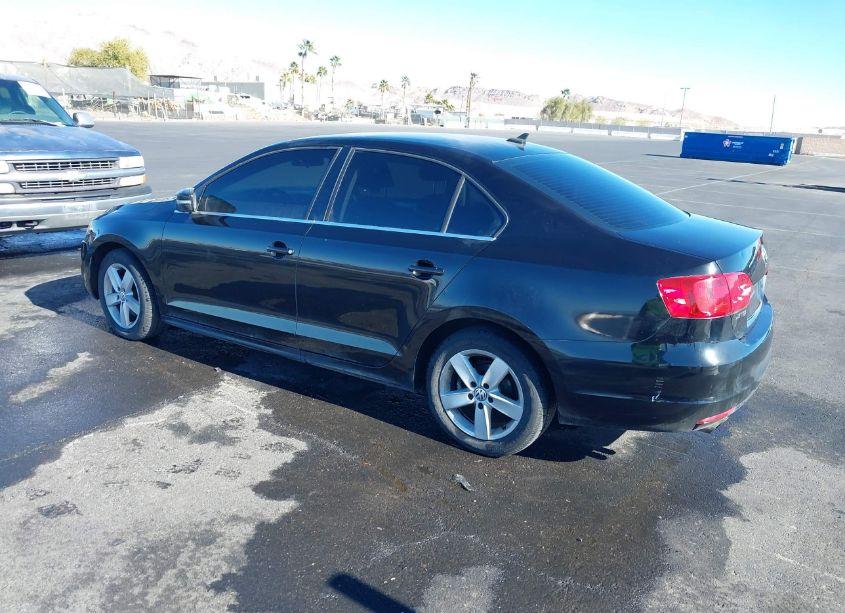 Photo 3 of 2013 Volkswagen Jetta 2.0L TDI (VIN 3VWLL7AJ2DM383766)