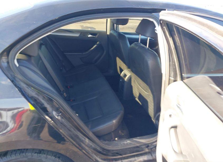 Photo 8 of 2013 Volkswagen Jetta 2.0L TDI (VIN 3VWLL7AJ2DM383766)