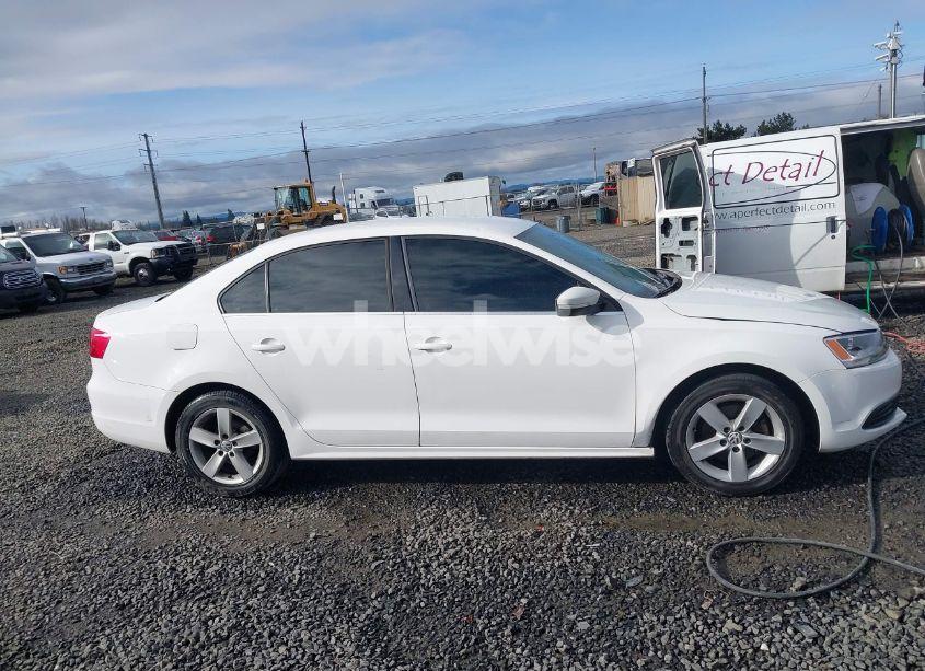 Photo 13 of 2013 Volkswagen Jetta 2.0L TDI (VIN 3VWLL7AJ2DM425448)