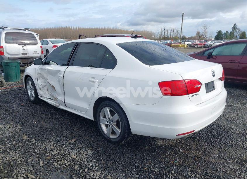 Photo 3 of 2013 Volkswagen Jetta 2.0L TDI (VIN 3VWLL7AJ2DM425448)