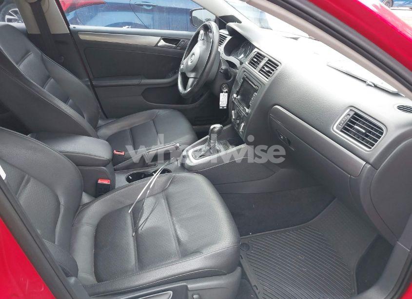 Photo 5 of 2014 Volkswagen Jetta 2.0L TDI (VIN 3VWLL7AJ2EM403323)