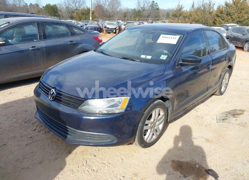 Photo 2 of 2014 Volkswagen Jetta 2.0L TDI VALUE EDITION (VIN 3VWLL7AJ2EM418243)