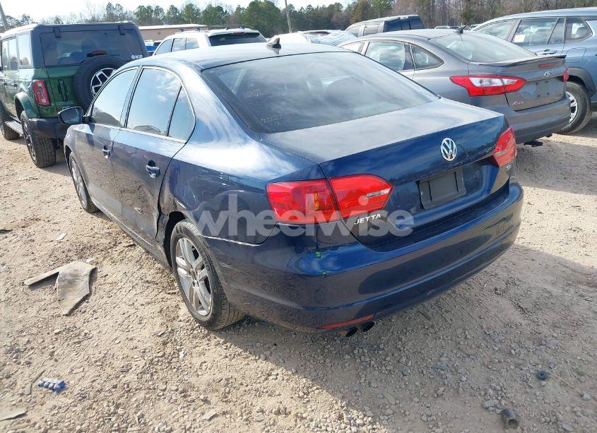 Photo 3 of 2014 Volkswagen Jetta 2.0L TDI VALUE EDITION (VIN 3VWLL7AJ2EM418243)