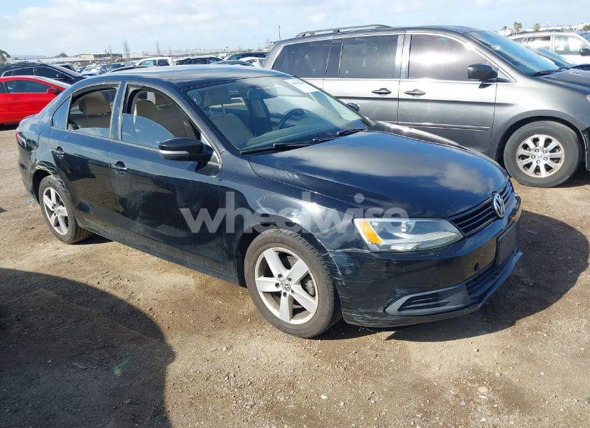 2012 Volkswagen Jetta 2.0L TDI (VIN 3VWLL7AJ3CM469621) main photo