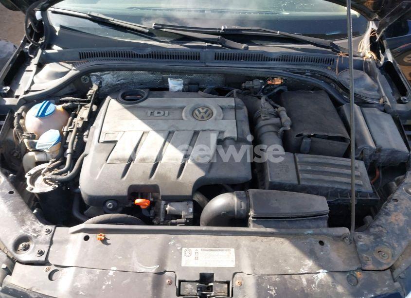 Photo 10 of 2012 Volkswagen Jetta 2.0L TDI (VIN 3VWLL7AJ3CM469621)