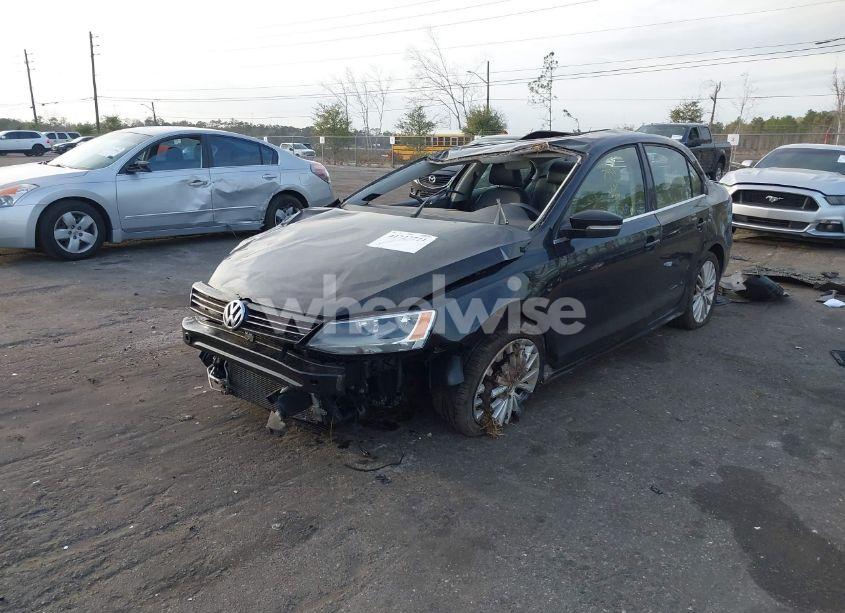 Photo 2 of 2013 Volkswagen Jetta 2.0L TDI (VIN 3VWLL7AJ3DM351781)
