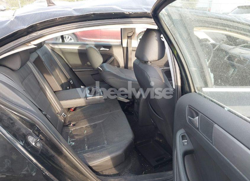 Photo 8 of 2013 Volkswagen Jetta 2.0L TDI (VIN 3VWLL7AJ3DM351781)