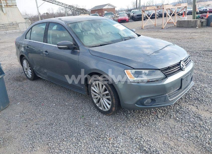 2013 Volkswagen Jetta 2.0L TDI (VIN 3VWLL7AJ3DM375157) main photo