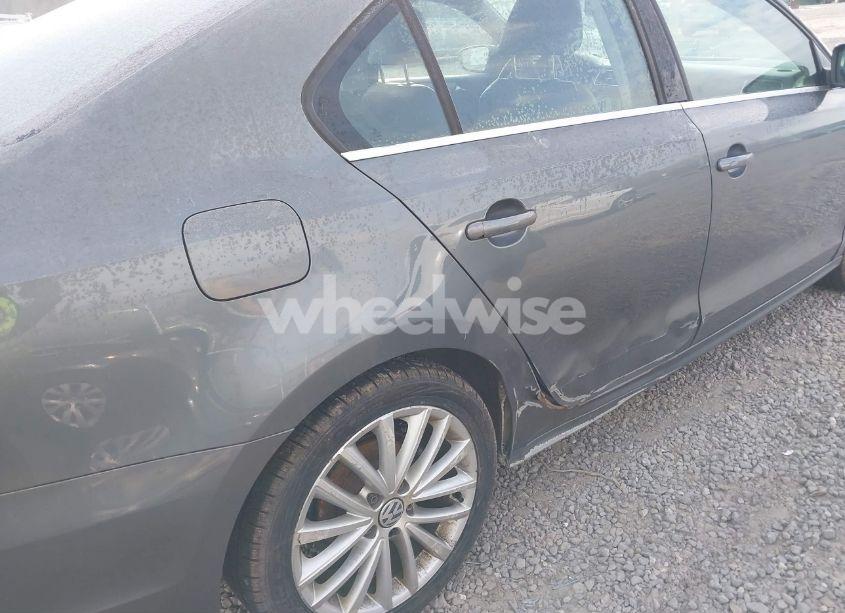 Photo 6 of 2013 Volkswagen Jetta 2.0L TDI (VIN 3VWLL7AJ3DM375157)