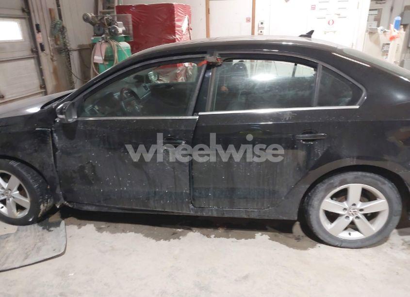 Photo 14 of 2013 Volkswagen Jetta 2.0L TDI (VIN 3VWLL7AJ3DM387003)