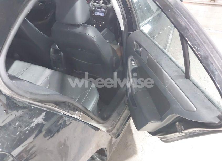 Photo 8 of 2013 Volkswagen Jetta 2.0L TDI (VIN 3VWLL7AJ3DM387003)