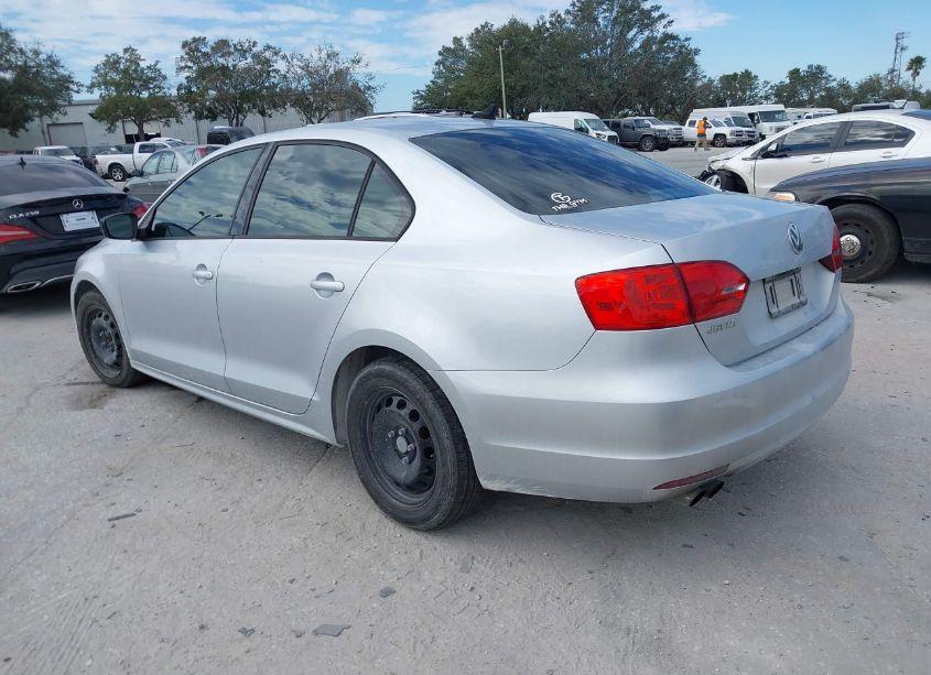 Photo 3 of 2014 Volkswagen Jetta 2.0L TDI VALUE EDITION (VIN 3VWLL7AJ3EM304882)