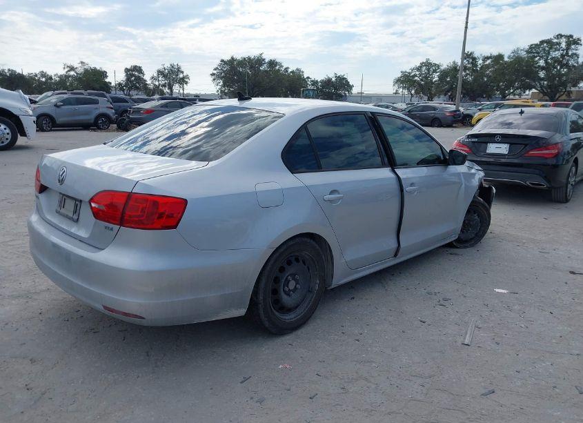 Photo 4 of 2014 Volkswagen Jetta 2.0L TDI VALUE EDITION (VIN 3VWLL7AJ3EM304882)
