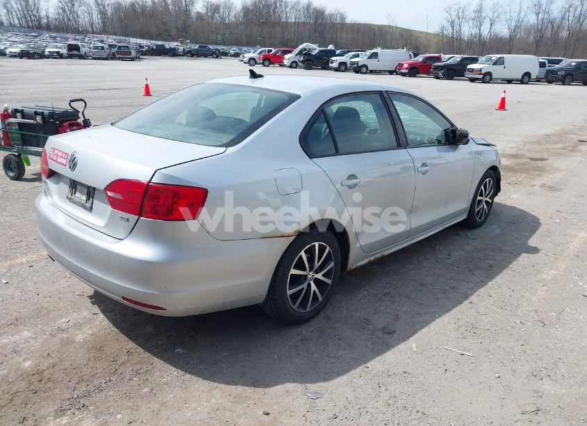 Photo 4 of 2014 Volkswagen Jetta 2.0L TDI VALUE EDITION (VIN 3VWLL7AJ3EM332617)