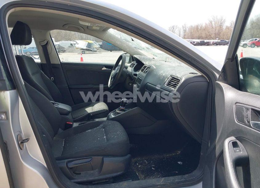 Photo 5 of 2014 Volkswagen Jetta 2.0L TDI VALUE EDITION (VIN 3VWLL7AJ3EM332617)