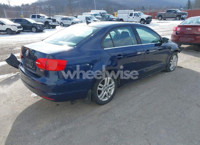 Photo 4 of 2014 Volkswagen Jetta 2.0L TDI (VIN 3VWLL7AJ3EM378397)
