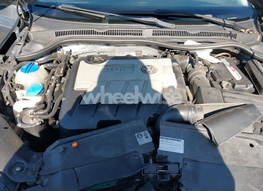 Photo 10 of 2012 Volkswagen Jetta 2.0L TDI (VIN 3VWLL7AJ4CM025566)