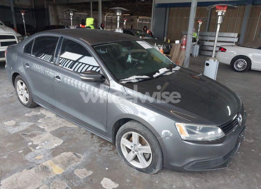 2012 Volkswagen Jetta 2.0L TDI (VIN 3VWLL7AJ4CM415535) main photo