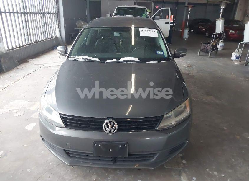 Photo 6 of 2012 Volkswagen Jetta 2.0L TDI (VIN 3VWLL7AJ4CM415535)