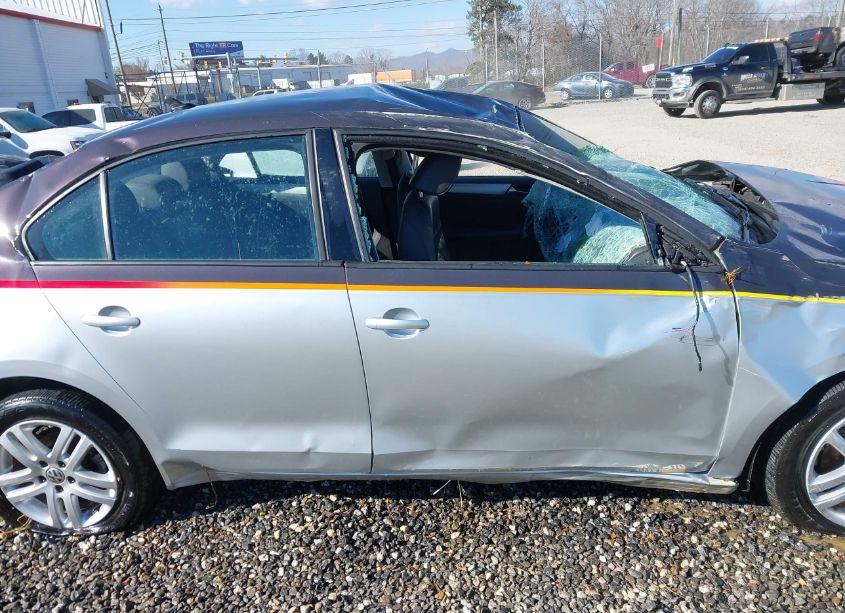 Photo 13 of 2012 Volkswagen Jetta TDI (VIN 3VWLL7AJ4CM416247)